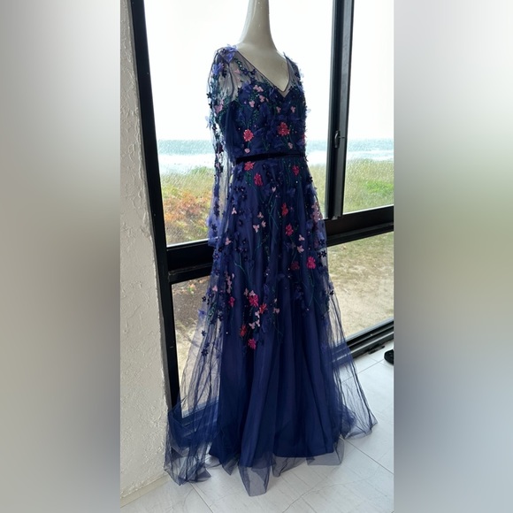 Blue silk Theia gown, appliquéd with handmade flowers, sz 10, Saks, never worn - Picture 10 of 10